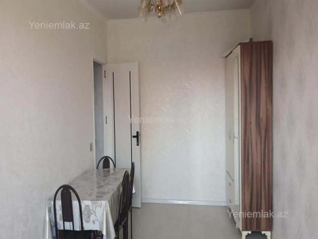 Satılır 1 otaqlı köhnə tikili 32 m²