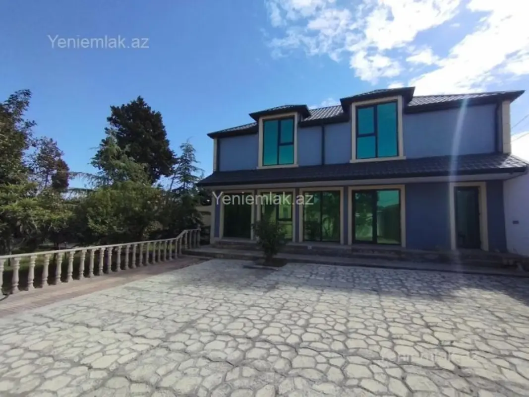 Satılır 3 otaqlı həyət evi 130 m²