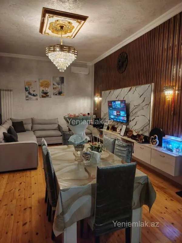 Satılır 6 otaqlı həyət evi 300 m²