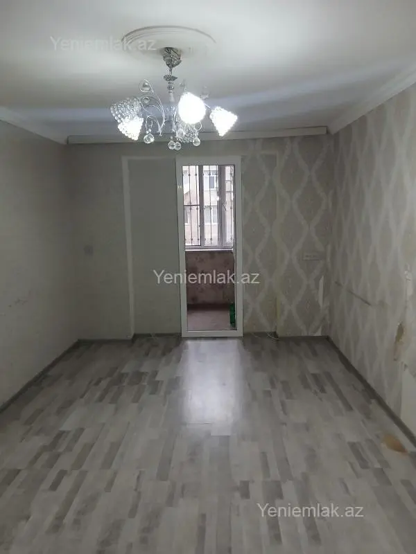 Satılır 3 otaqlı köhnə tikili 75 m²