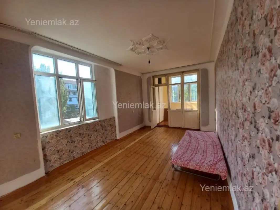 Satılır 1 otaqlı köhnə tikili 37 m²