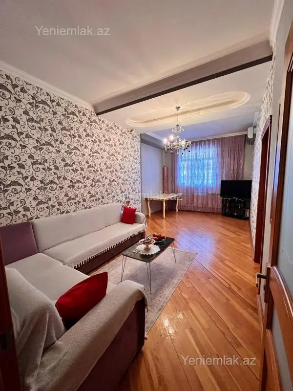 Satılır 3 otaqlı köhnə tikili 80 m²