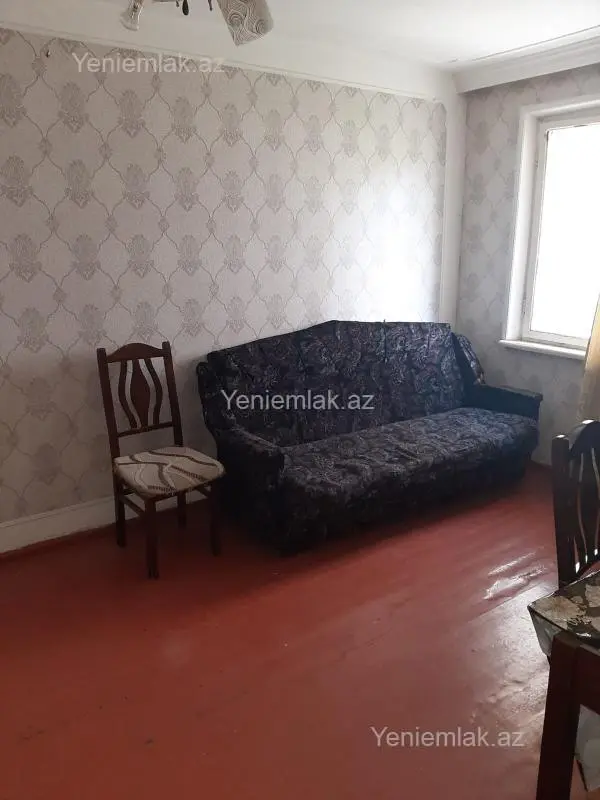 Satılır 1 otaqlı köhnə tikili 32 m²