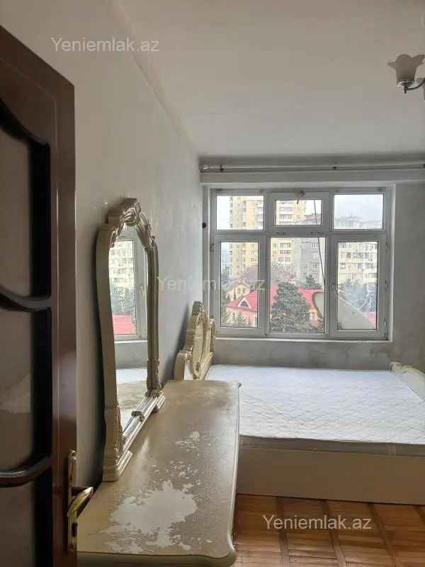 Satılır 2 otaqlı köhnə tikili 40 m²