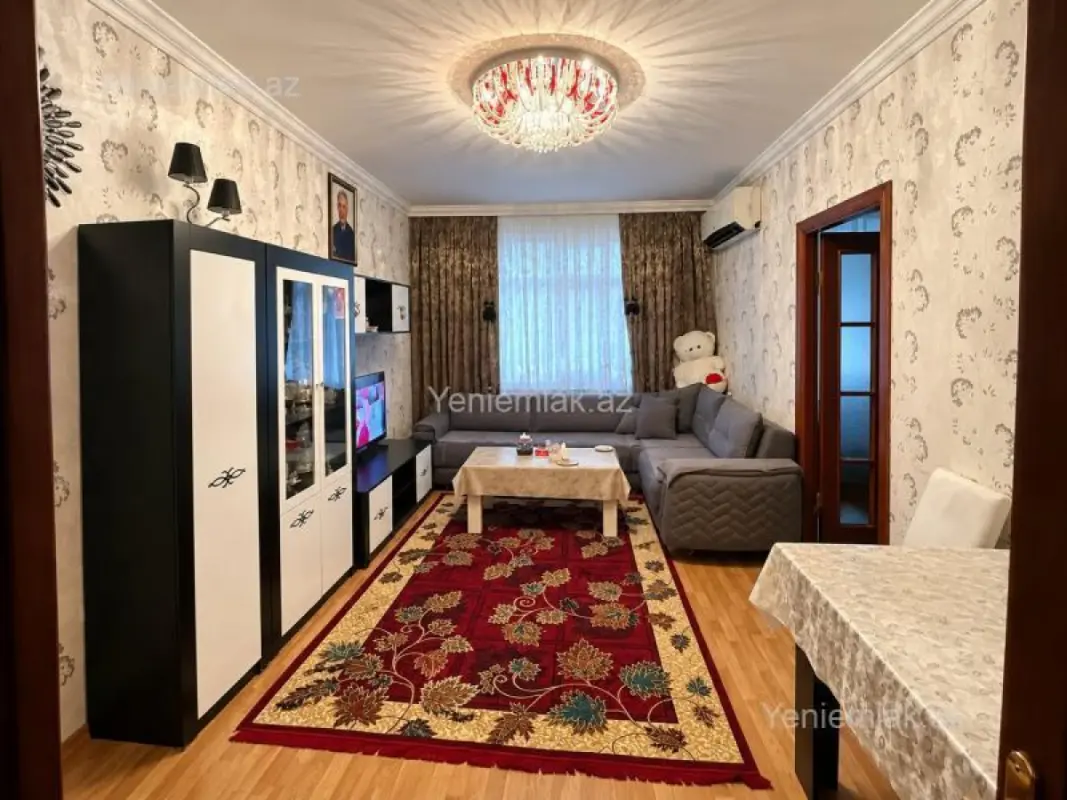 Satılır 4 otaqlı köhnə tikili 100 m²