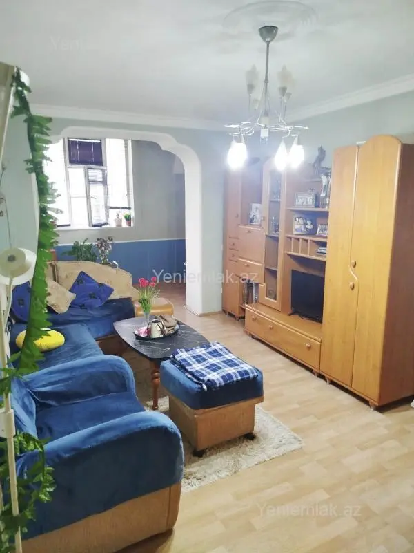 Satılır 3 otaqlı köhnə tikili 60 m²