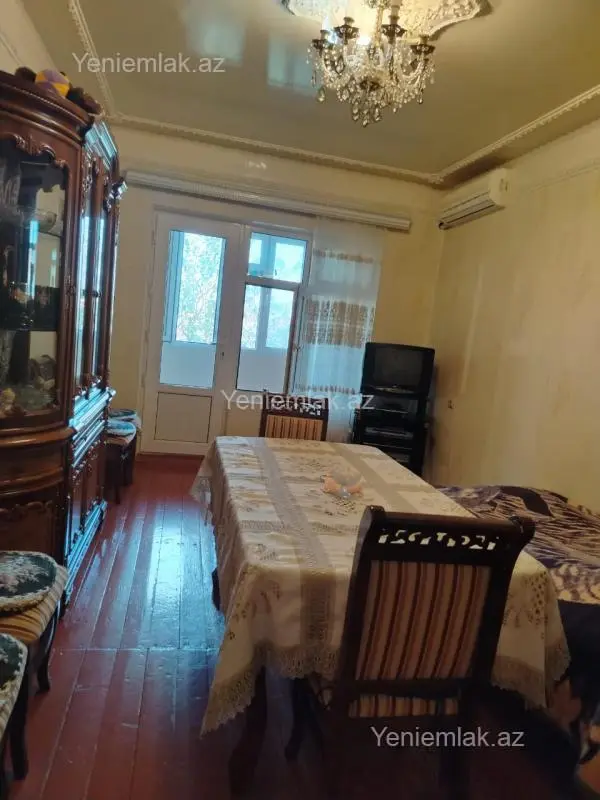 Satılır 2 otaqlı köhnə tikili 88 m²