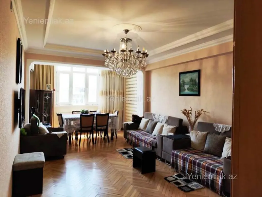 Satılır 3 otaqlı köhnə tikili 100 m²