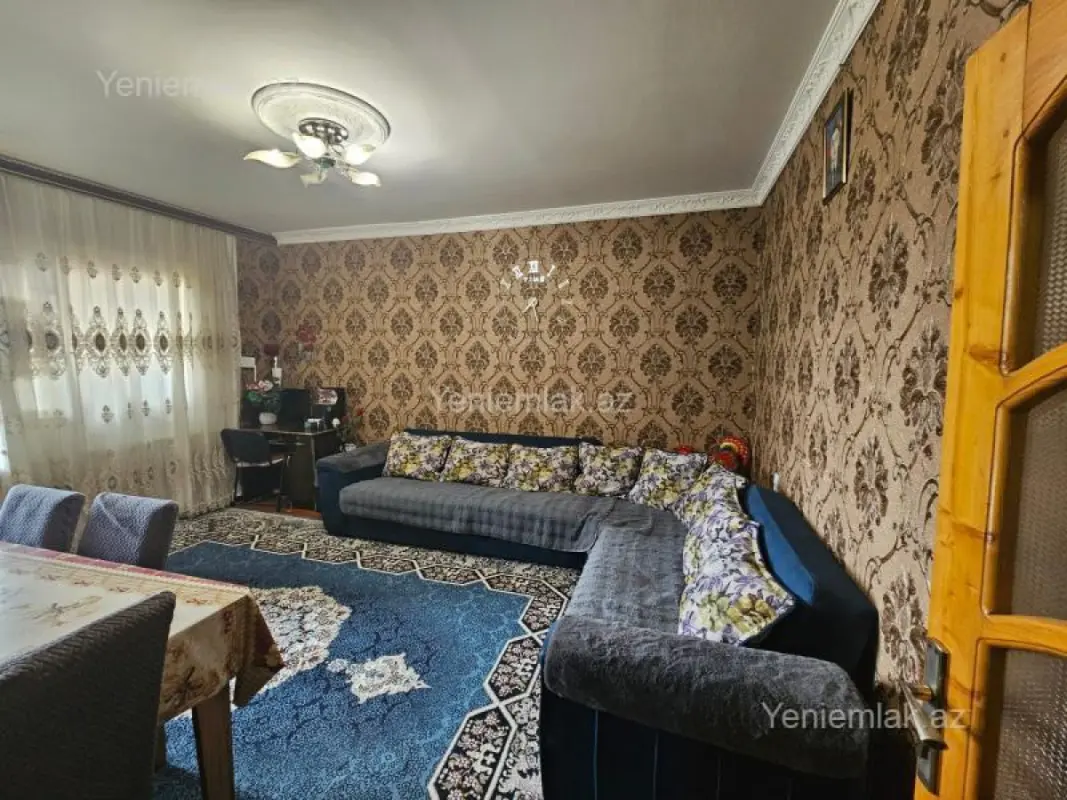 Satılır 2 otaqlı köhnə tikili 55 m²