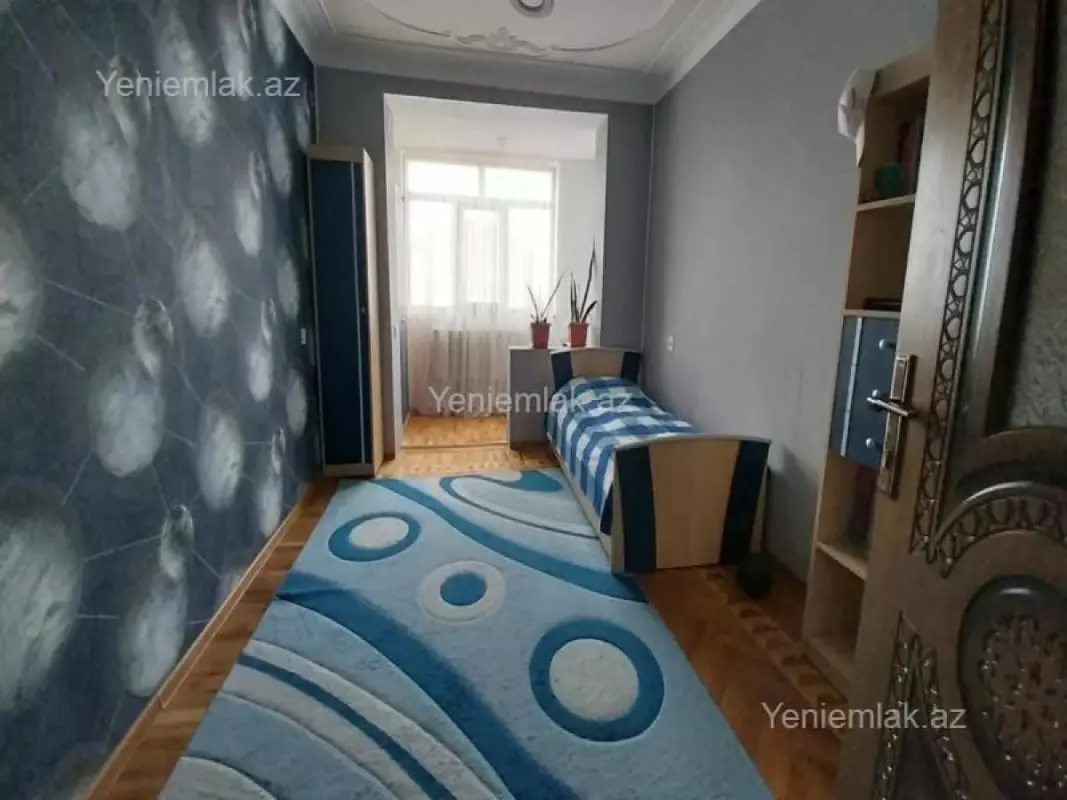 Satılır 4 otaqlı köhnə tikili 90 m²