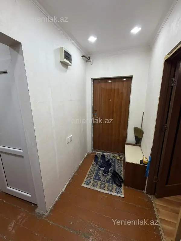 Satılır 3 otaqlı köhnə tikili 80 m²