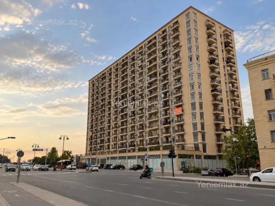 Satılır 3 otaqlı yeni tikili 138 m²