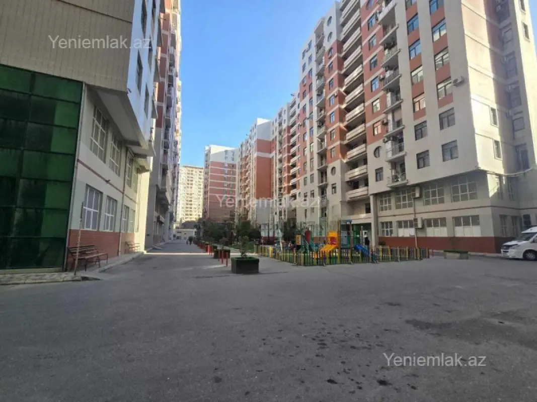 Satılır 3 otaqlı yeni tikili 130 m²