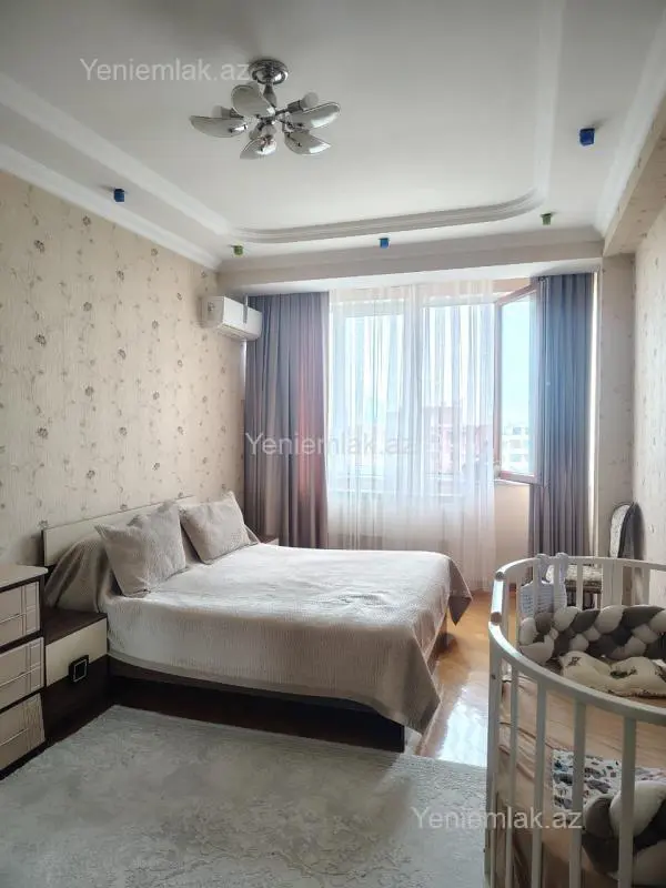 Satılır 4 otaqlı yeni tikili 155 m²