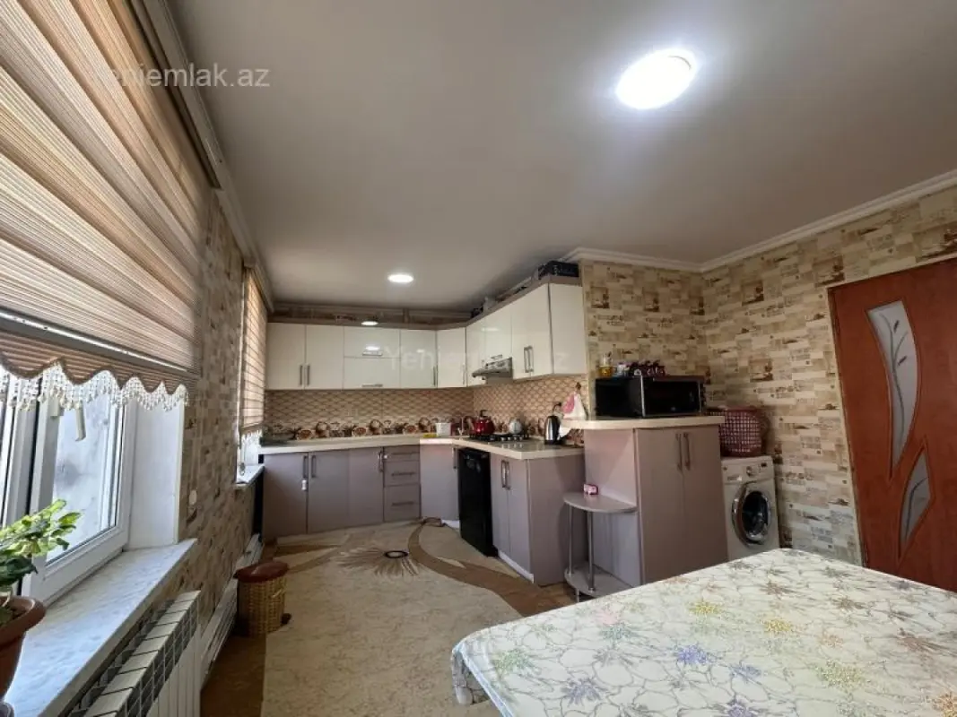 Satılır 4 otaqlı köhnə tikili 72 m²
