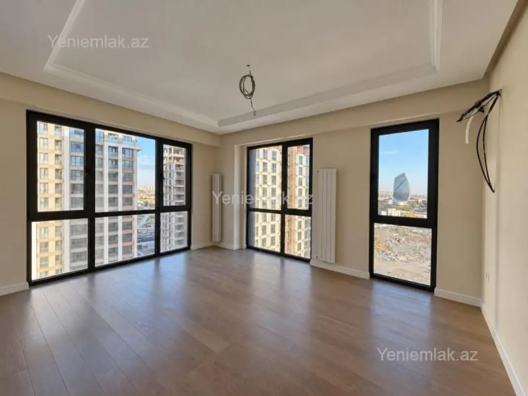 Satılır 3 otaqlı yeni tikili 76.2 m²