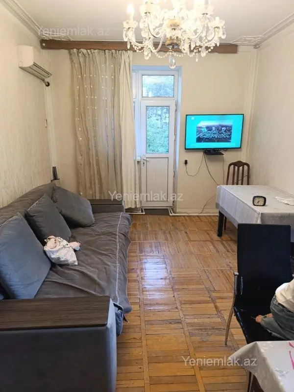 Satılır 2 otaqlı köhnə tikili 50 m²