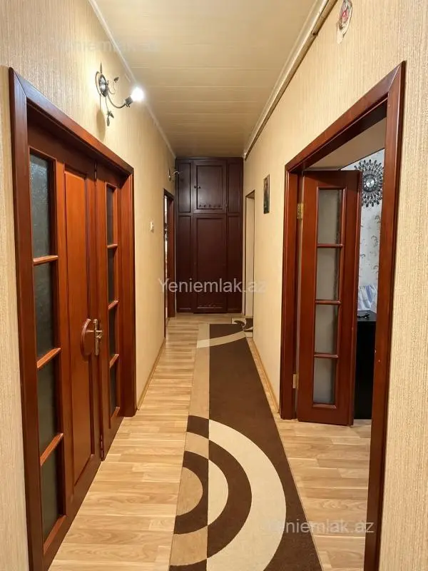 Satılır 4 otaqlı köhnə tikili 100 m²