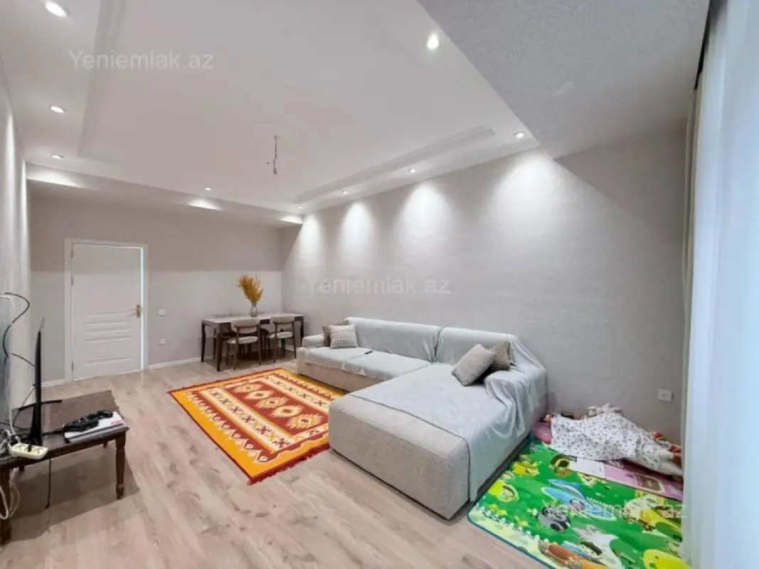 Satılır 3 otaqlı yeni tikili 140 m²