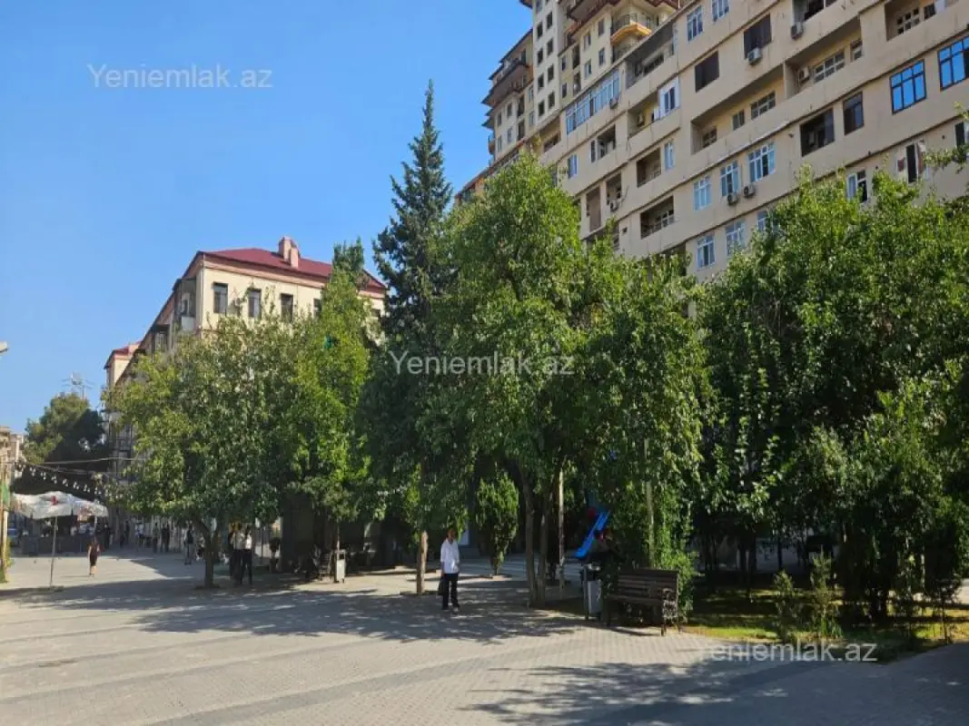 Satılır 3 otaqlı köhnə tikili 95 m²