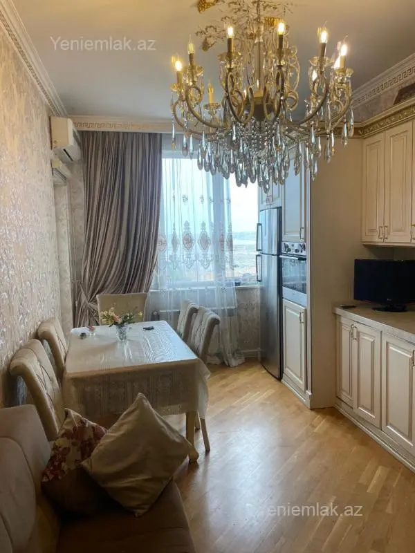 Satılır 3 otaqlı yeni tikili 135 m²