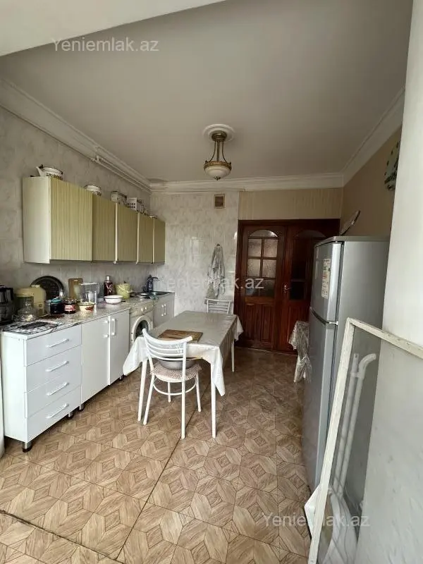 Satılır 3 otaqlı köhnə tikili 83 m²