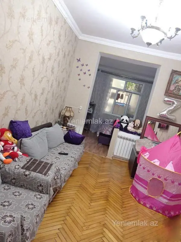 Satılır 4 otaqlı köhnə tikili 95 m²