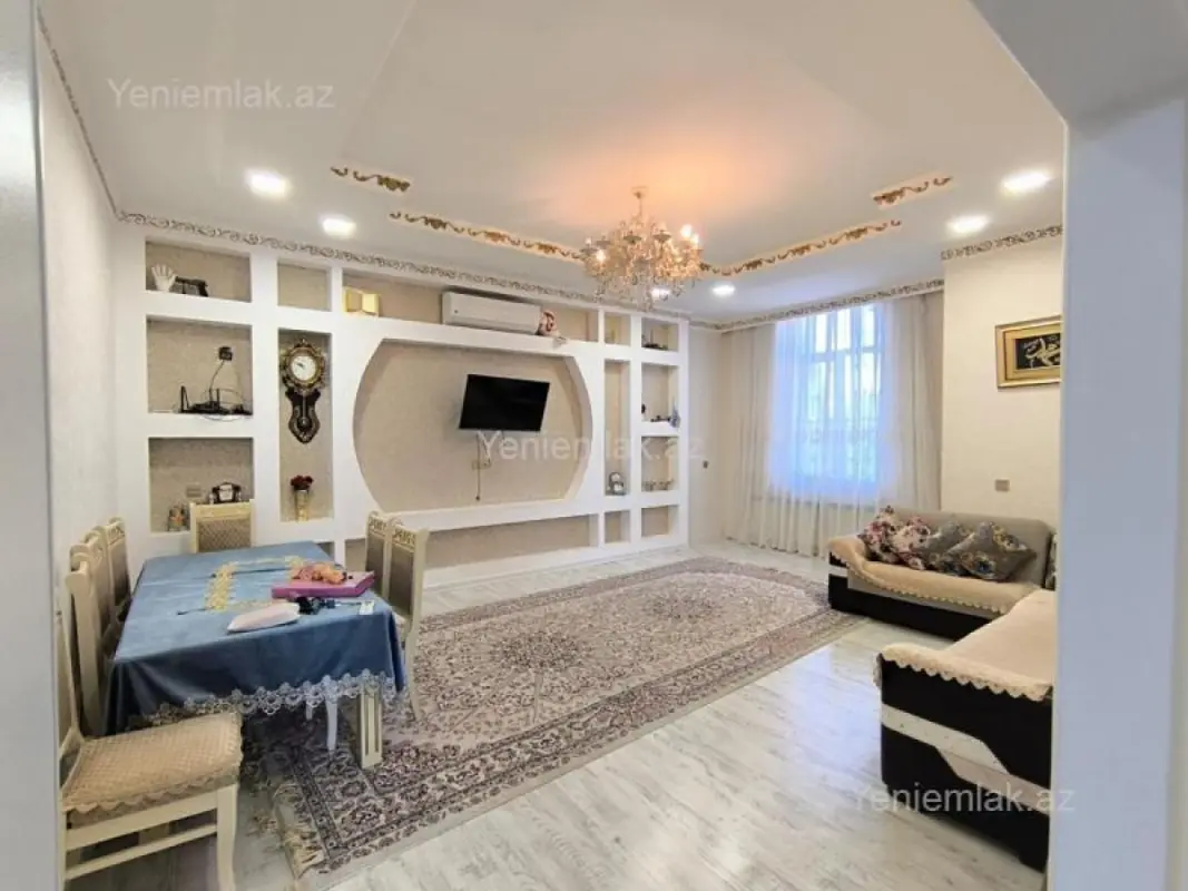 Satılır 7 otaqlı həyət evi 240 m²