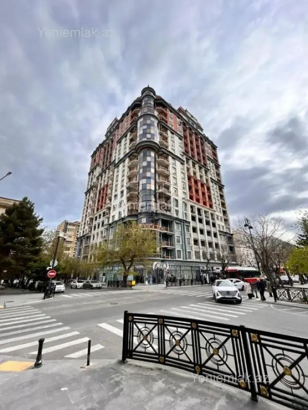 Satılır 3 otaqlı yeni tikili 111 m²