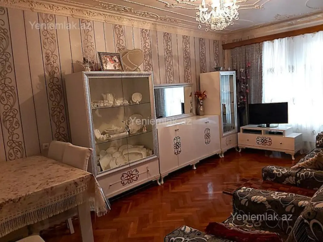 Satılır 3 otaqlı köhnə tikili 98 m²