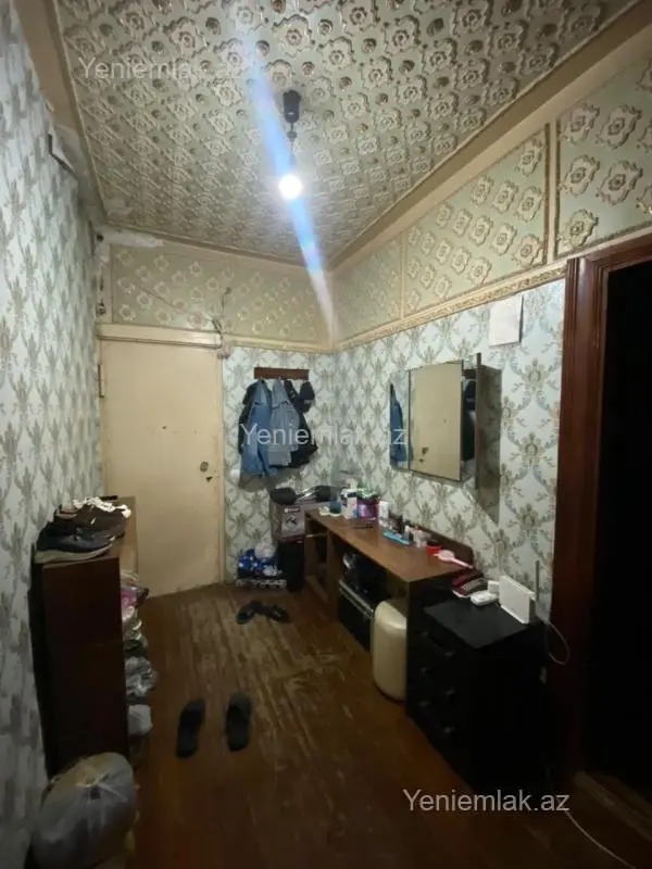 Satılır 2 otaqlı köhnə tikili 55 m²