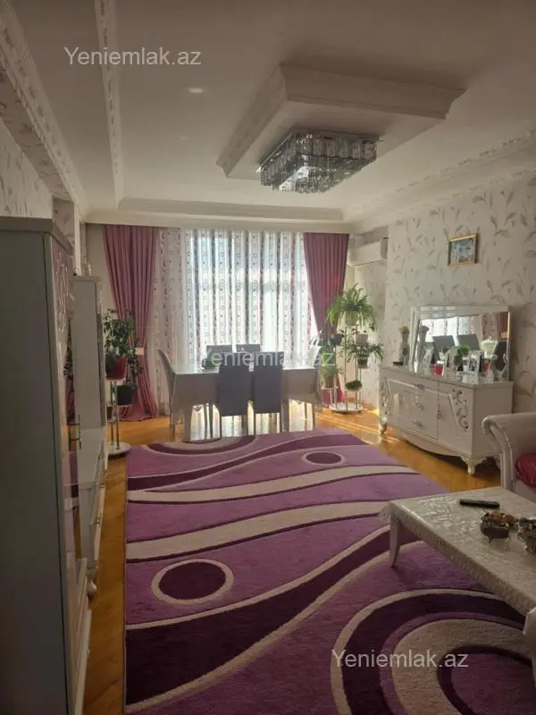 Satılır 3 otaqlı yeni tikili 125 m²
