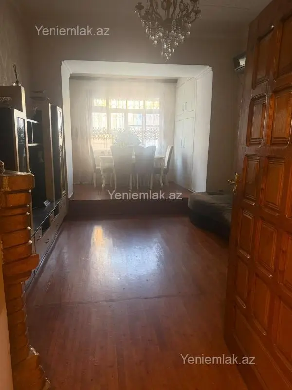 Satılır 4 otaqlı köhnə tikili 70 m²