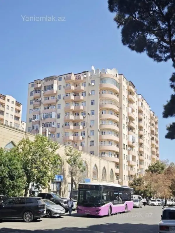 Satılır 3 otaqlı yeni tikili 120 m²