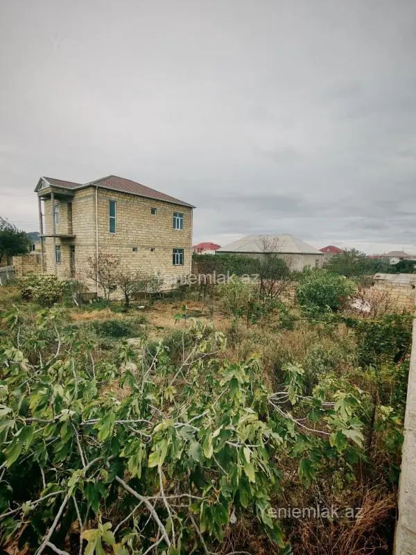 Satılır 5 otaqlı həyət evi 180 m²