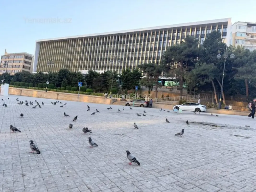 Satılır 3 otaqlı köhnə tikili 100 m²
