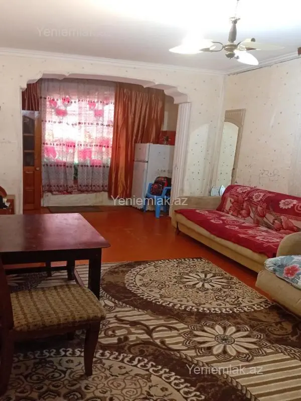 Satılır 1 otaqlı köhnə tikili 36 m²