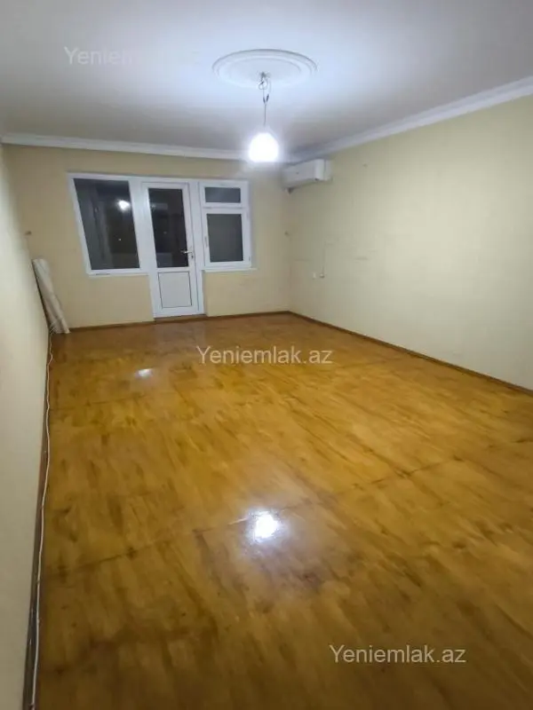 Satılır 1 otaqlı köhnə tikili 32 m²