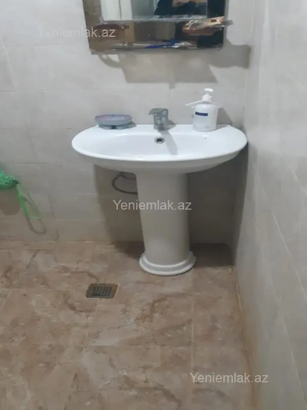 Satılır 1 otaqlı köhnə tikili 31 m²