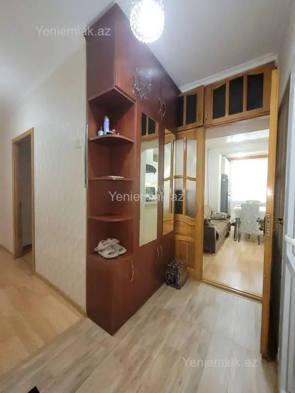 Satılır 2 otaqlı köhnə tikili 56 m²
