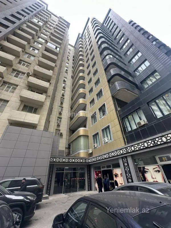 Satılır 6 otaqlı yeni tikili 307 m²