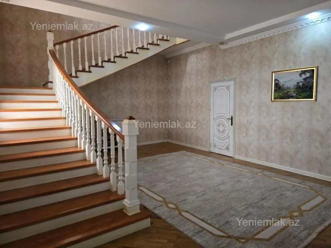 Satılır 5 otaqlı həyət evi 260 m²