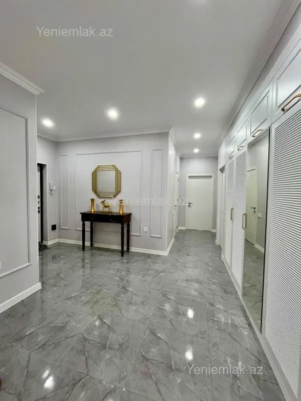 Satılır 3 otaqlı yeni tikili 152 m²