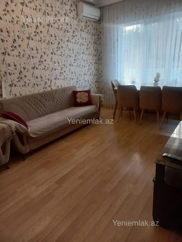 Satılır 3 otaqlı köhnə tikili 90 m²