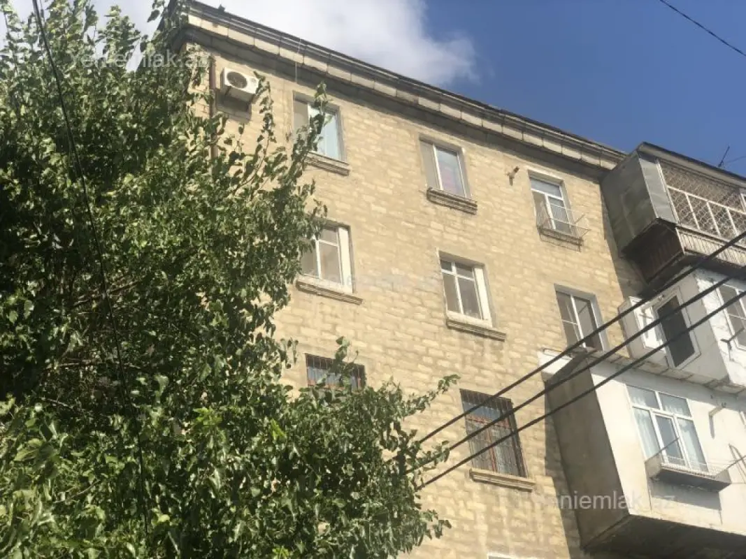 Satılır 2 otaqlı köhnə tikili 62.5 m²