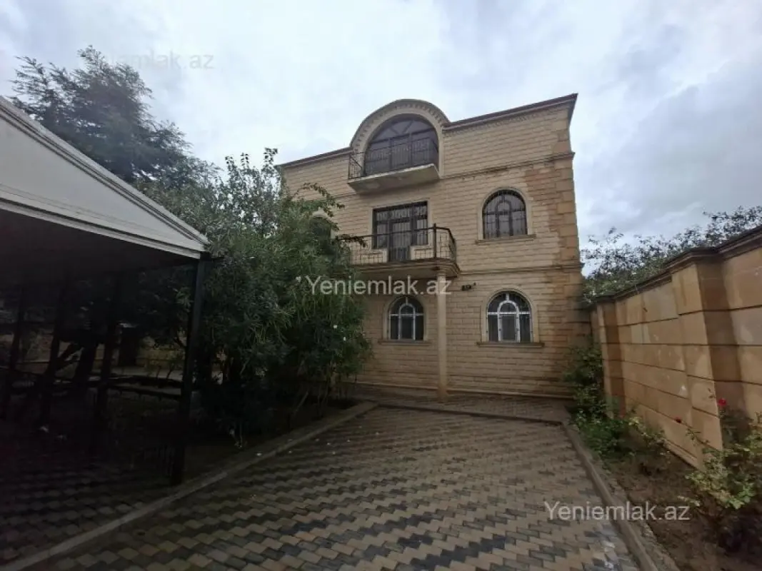 Satılır 5 otaqlı həyət evi 313 m²