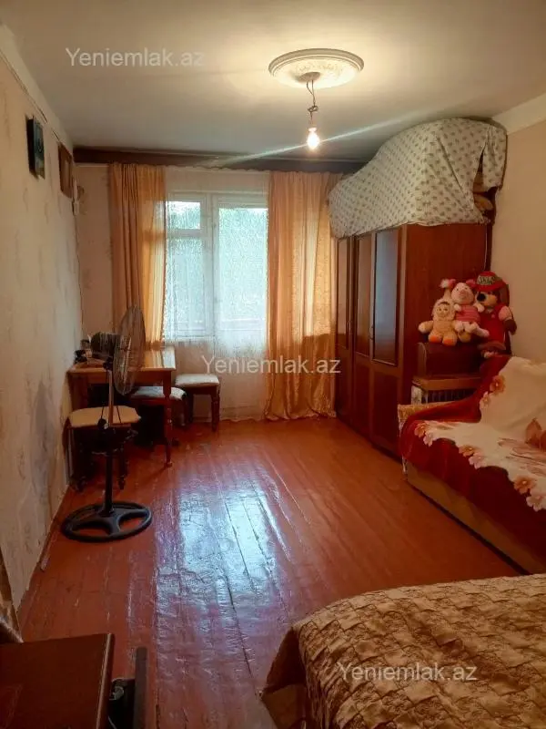 Satılır 1 otaqlı köhnə tikili 31 m²
