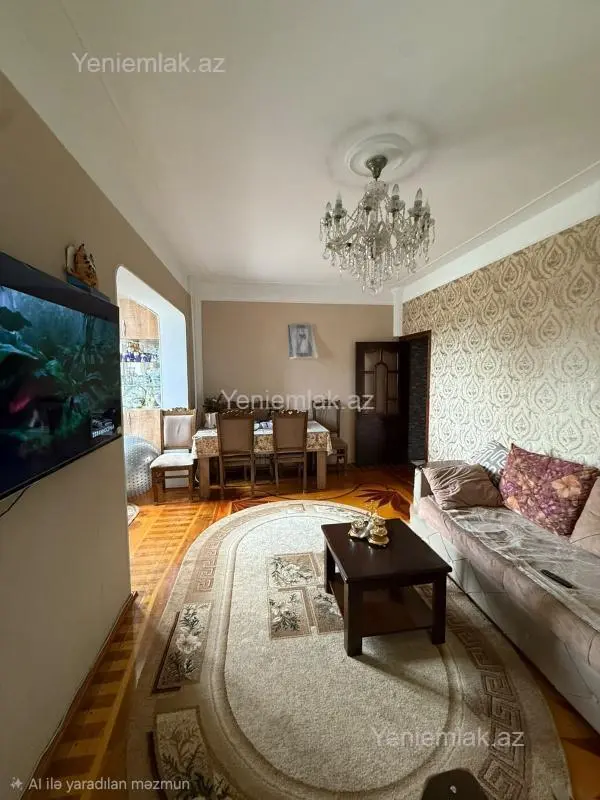 Satılır 2 otaqlı köhnə tikili 90 m²