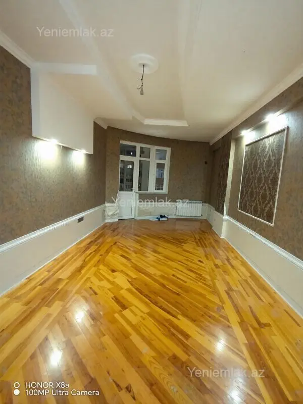 Satılır 3 otaqlı yeni tikili 125 m²