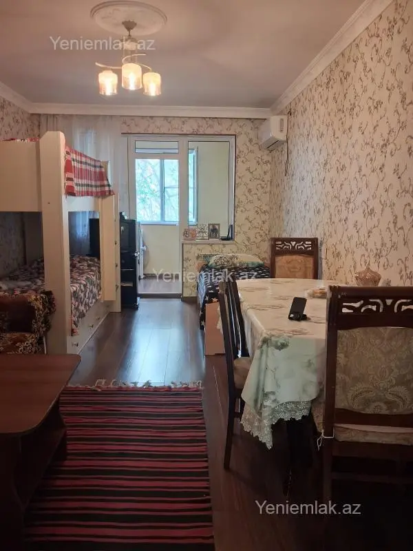Satılır 2 otaqlı köhnə tikili 68 m²